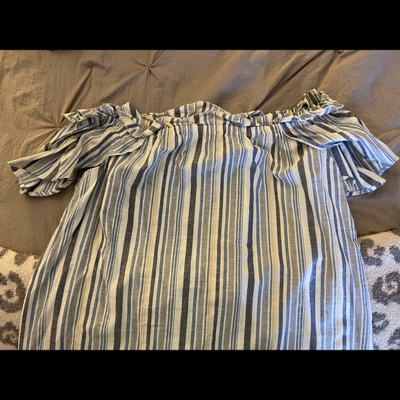 Off Shoulder Top - Picture 2 of 3